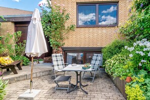 Outdoor dining - Koch Apartment – Quiet Souterrain up to 80 m², Near Bad Grund & Osterode, Sleeps 6 (Bad Grund)