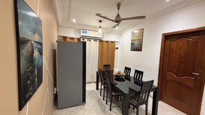Dining - Serene 3-Bedroom In Kuottam Estate Oyarifa (Accra) 20 Minutes To Aburi Gardens ! (Oyarifa)