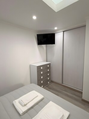WiFi, bed sheets - Studio Apartment 'Vault Ceiling  II' with Wi-Fi and Air Conditioning (Olhão)