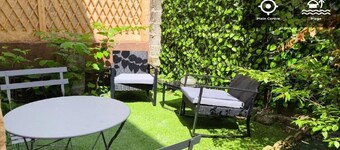 CENTRAL STUDIO RENOVE 200 m plage et 300 m de la rue piétonne