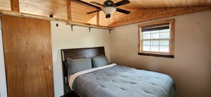 Room - 2-bedroom cabin perfect for Glamping in charming National City (National City)