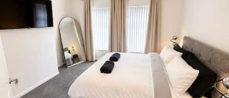 2 bedrooms, iron/ironing board, WiFi (free), bed sheets
