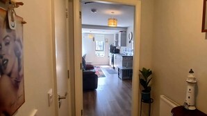 Interior - Cozy 1BDR APT with Private Balcony Near City (Cork)