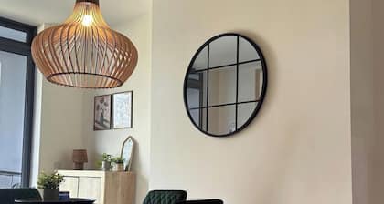 House Sleeps 6 With Parking