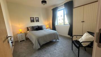 3 bedrooms, WiFi (free), bed sheets