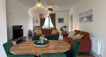 House Sleeps 6 With Parking