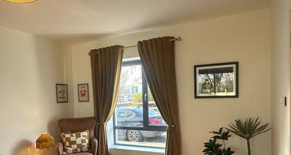 House Sleeps 6 With Parking