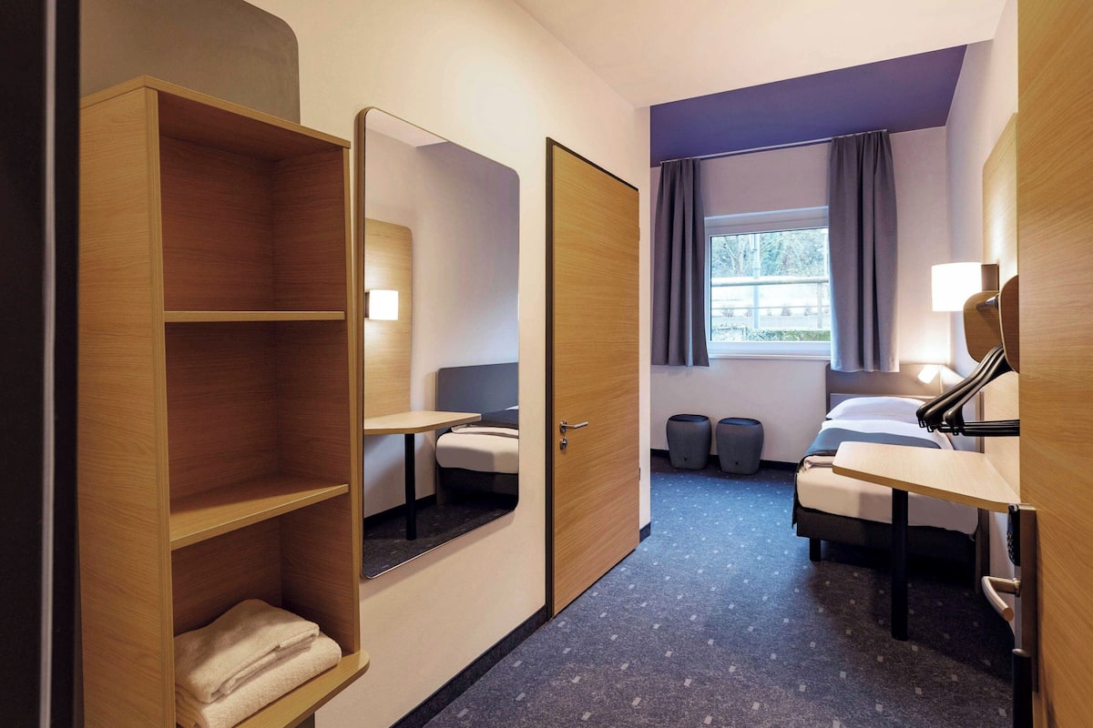 Twin Room | Desk, WiFi (free)