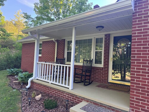 New Listing-- Cozy farmhouse near the river in beautiful Ashe County, NC