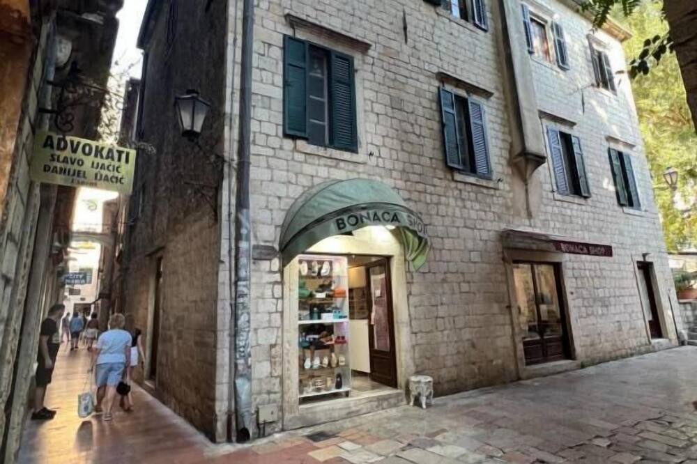 Tetka Guest House