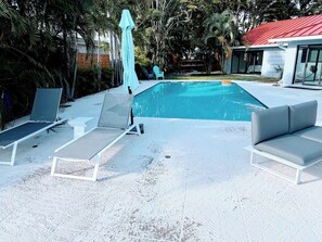 Outdoor pool, a heated pool - Very private 3-4 Bedroom house with pool and great inside outside living (Fort Lauderdale)