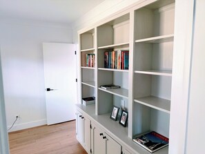 Interior - Very private 3-4 Bedroom house with pool and great inside outside living (Fort Lauderdale)