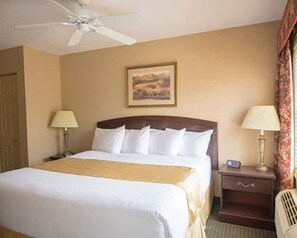 Room - Lake Harmony Luxury Resort: Championship 27-Hole Golf, Tennis, & FlowRider (Pennsylvania)
