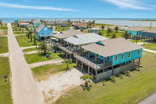 Family-Friendly Home: Beach, Fishing & Fun!