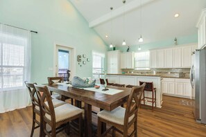 Dining - Family-Friendly Home: Beach, Fishing & Fun! (Surfside Beach)