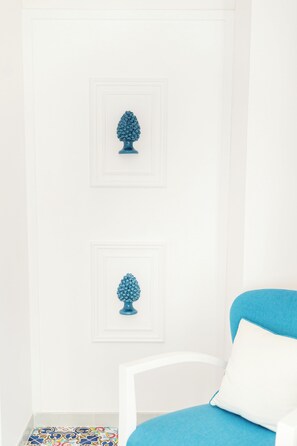 Deluxe Double Room, Terrace, Sea View | Bahagian dalam