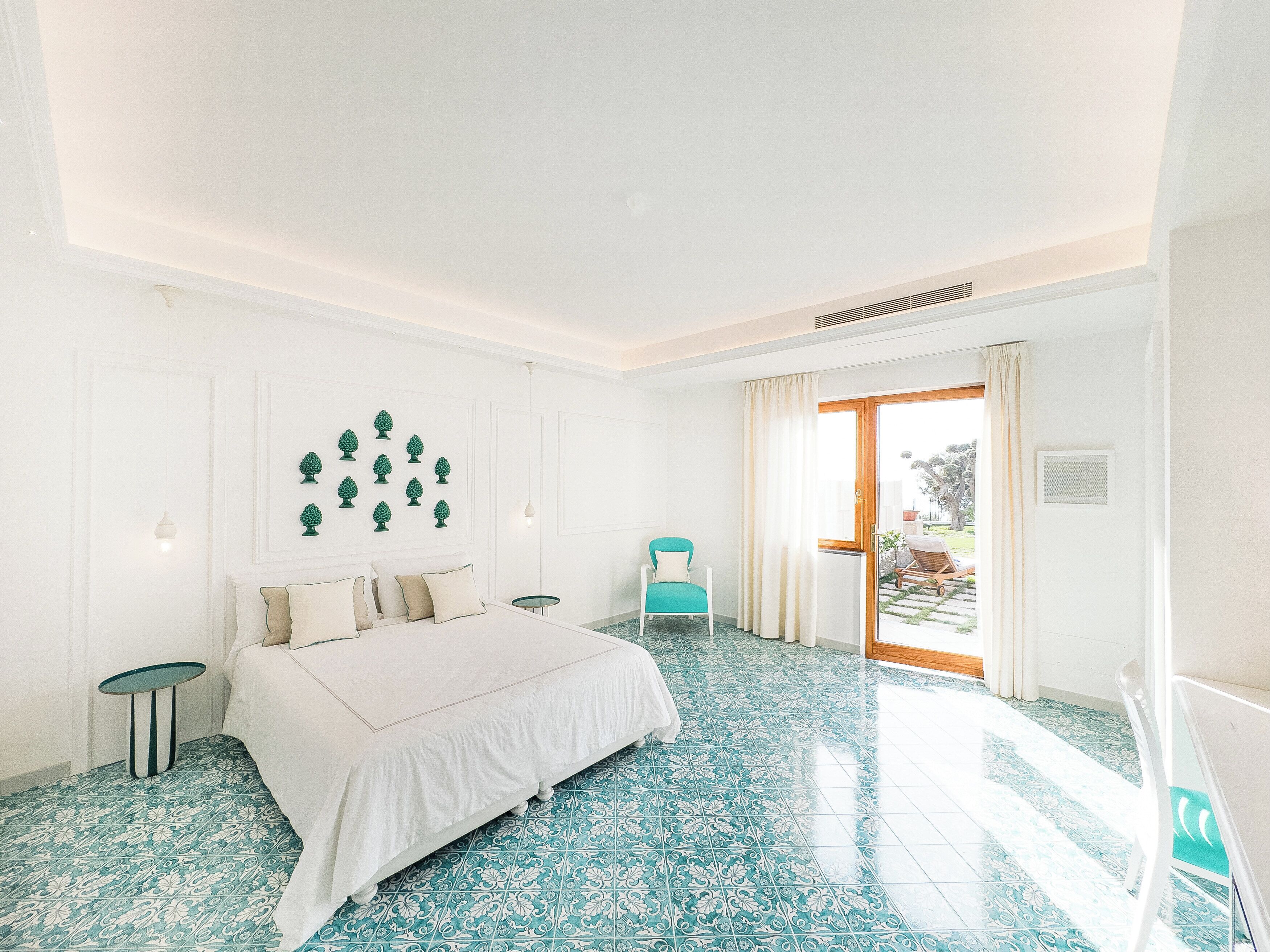 Habitació doble Deluxe, terrassa, vistes al mar | Caixa forta a l'habitació, escriptori i habitacions insonoritzades 