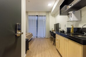 Studio Casal | Individually decorated, individually furnished, laptop workspace - Charlie Arvo Rebouças (São Paulo)