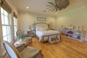 4 Schlafzimmer, Bügeleisen/Bügelbrett, WLAN, Bettwäsche