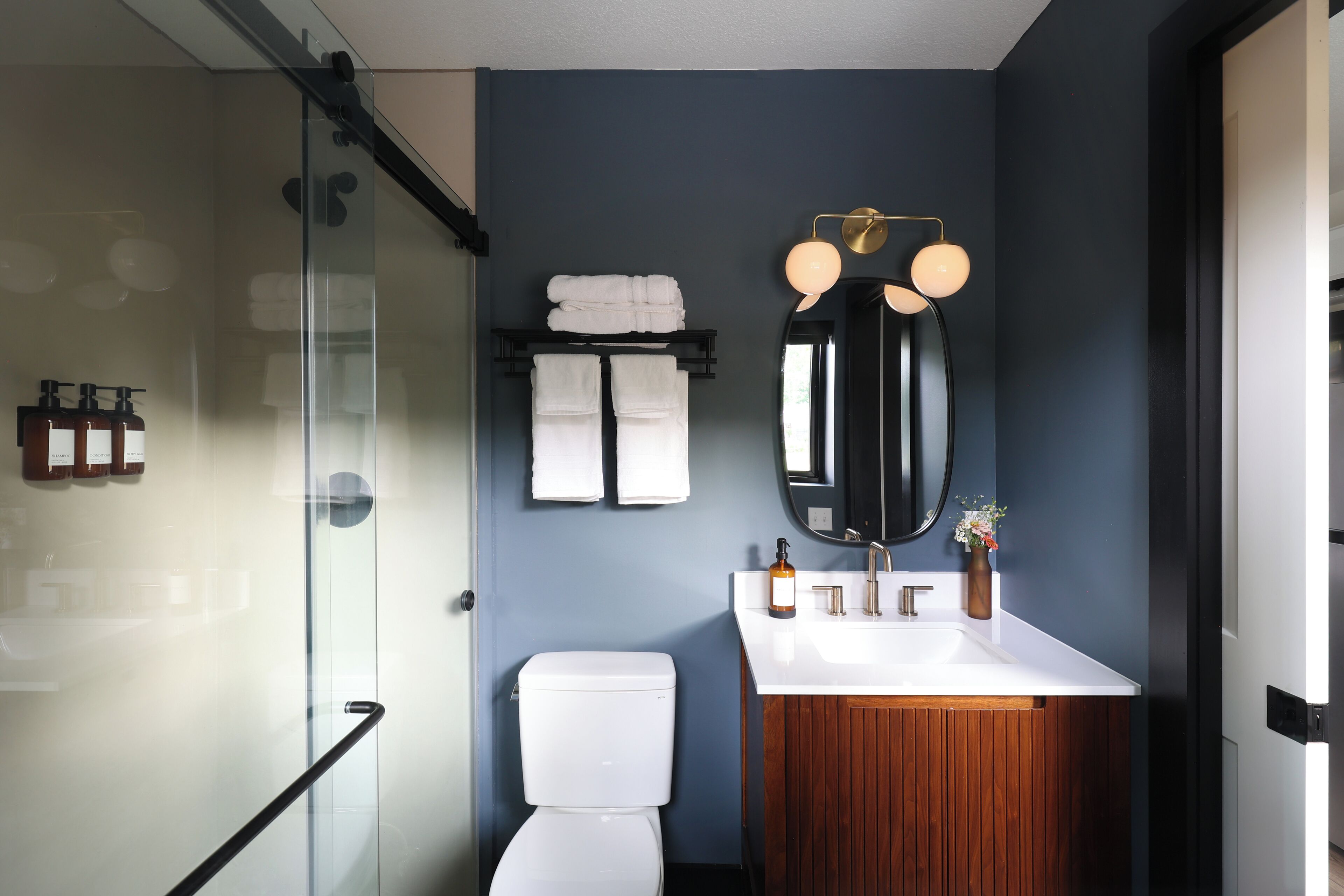 Studio, Non Smoking, Sauna (Lake Front Boutique Hotel Unit #6) | Bathroom | Hair dryer, towels, soap, shampoo