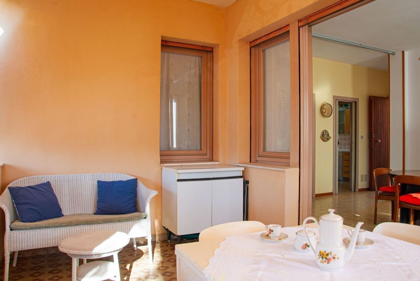 A Cozy And Comfortable 65 Square Meters Apartment, Perfect For Five People, Located On The First Floor Of A Building Without An Elevator.the Property Enjoys An Excellent Location In Alghero, Located On The Street Parallel To The Seafront: You Can Reach A - Alghero