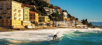 [Above the rooftops] Real Ligurian Caruggio