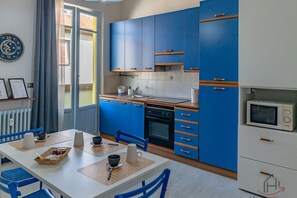 Réfrigérateur, micro-ondes, lave-vaisselle