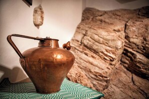 Interior detail - Romantic studio in medieval Rasiglia (Rasiglia)