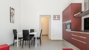 Dining - Diaz Apartment – Comfort and relaxation with a small terrace in Cagliari 🌿☀️ (Cagliari)