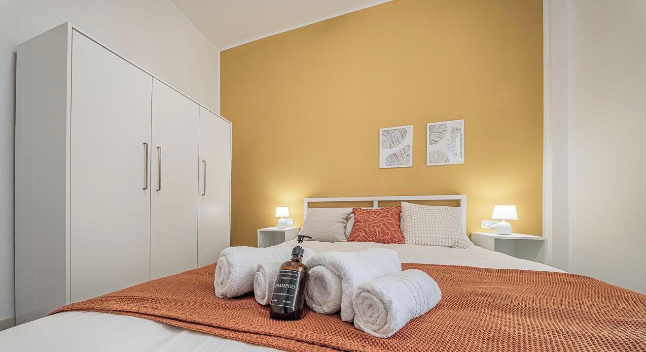 3 Schlafzimmer, Reisekinderbett