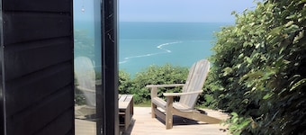 Quibervilla La Mer 10 Meters Away – Sea View, Shared Terrace & Wi-Fi