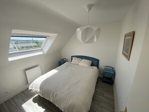 Room - Vrbo Property (Crozon)