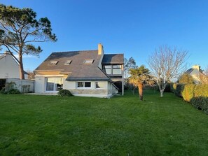 Exterior - Vrbo Property (Crozon)