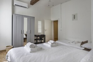 2 Schlafzimmer, Schreibtisch, Bügeleisen/Bügelbrett, kostenloses WLAN