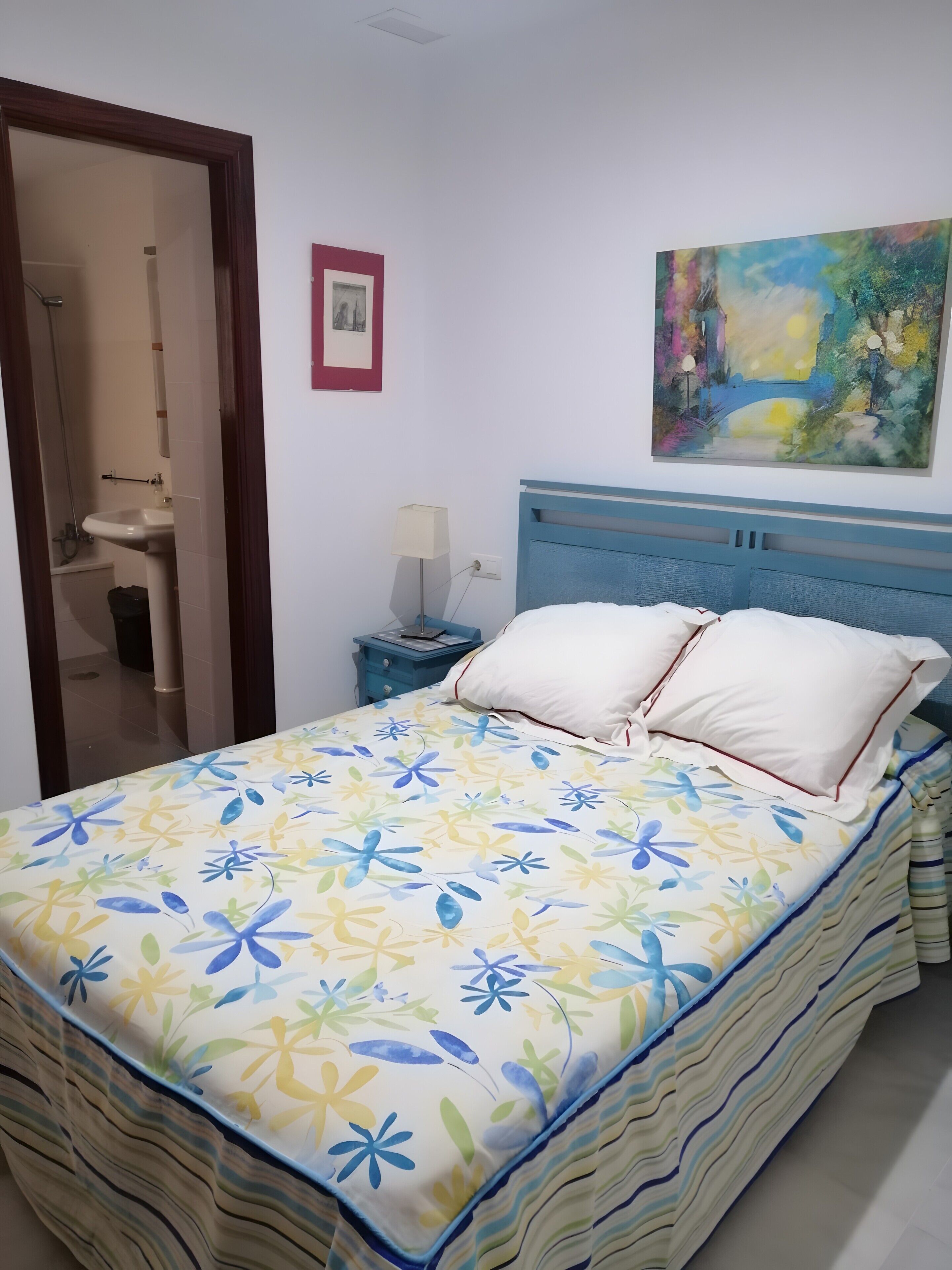 WiFi, bed sheets