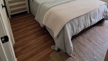WiFi, bed sheets