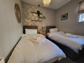 Deluxe Twin Room, City View | Free WiFi - The Collingwood Guest House (Great Yarmouth)