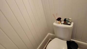 Superior Suite, Balcony, Sea View | Bathroom