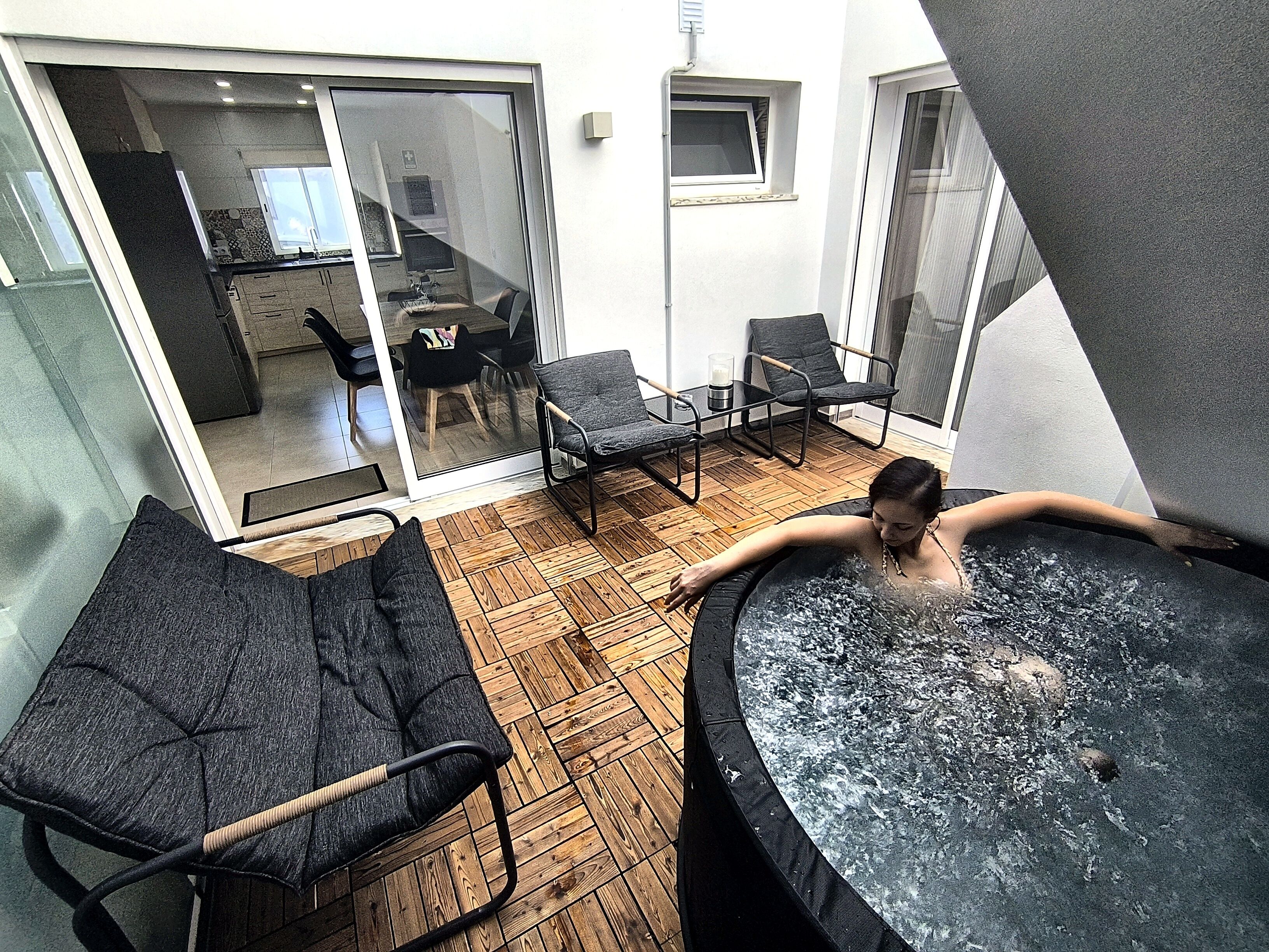 Indoor spa tub