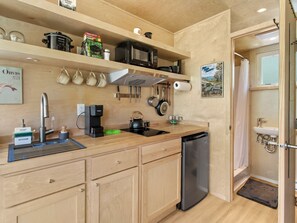 Private kitchen - Mtn View Tiny Home - Hot Tub - 10 Mins to Town (Burnsville)