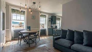 TV, fireplace, offices