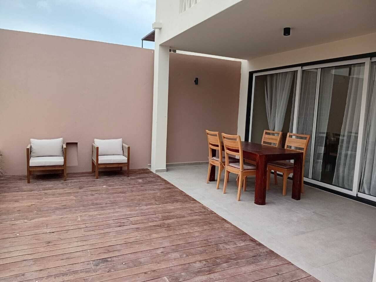 Villa | Restaurante al aire libre