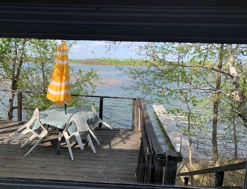 4-bedroom rustic house in adorable Bottineau for your getaway on Lake Metigoshe.