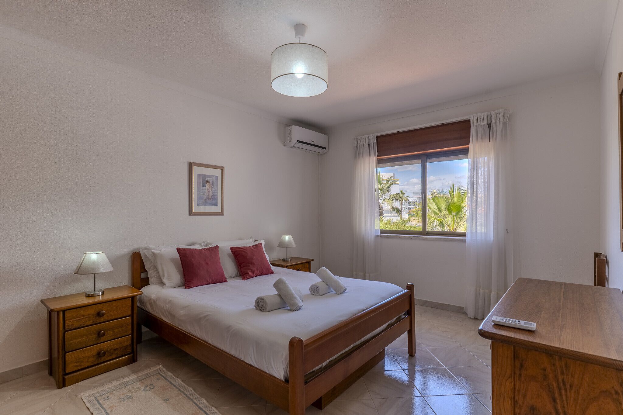 Ferros/tábuas de passar roupa, Wi-Fi de cortesia, roupa de cama