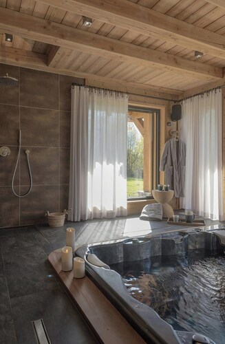 Luxury alpine chalet in Samoëns