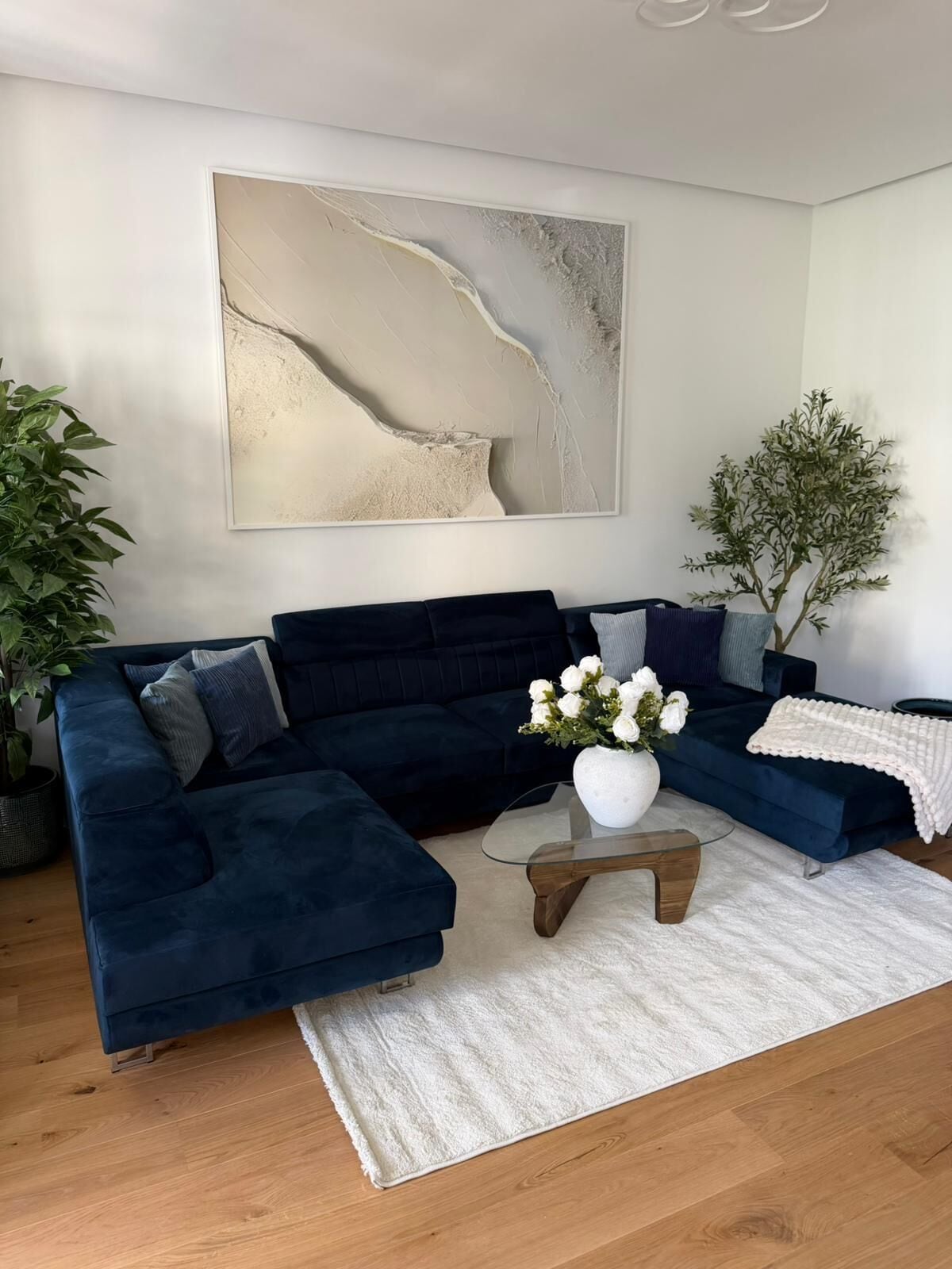 Una Smart TV, una chimenea