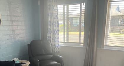 Family and pet-friendly. A few moments walk to the beach.