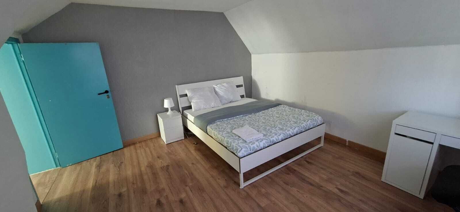 1 chambre, fer et planche à repasser, Wi-Fi, draps fournis