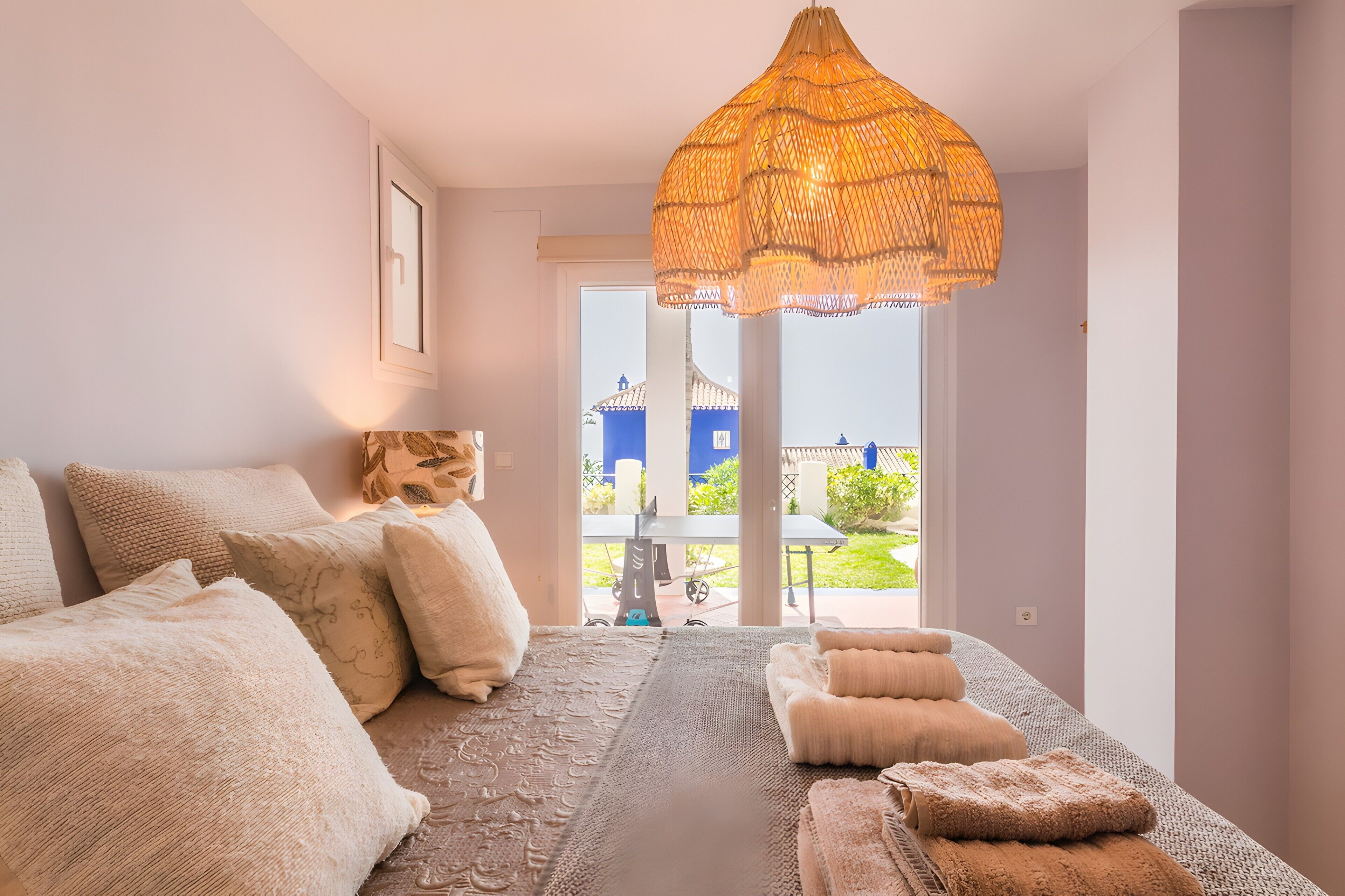 6 chambres, fer et planche à repasser, Wi-Fi, draps fournis
