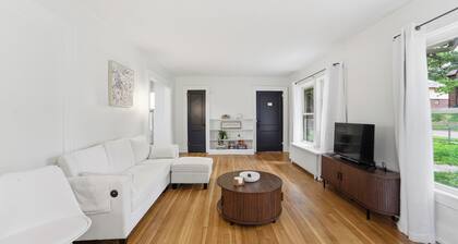 3BR DSM Retreat, Walk to Drake & Ingersoll Ave